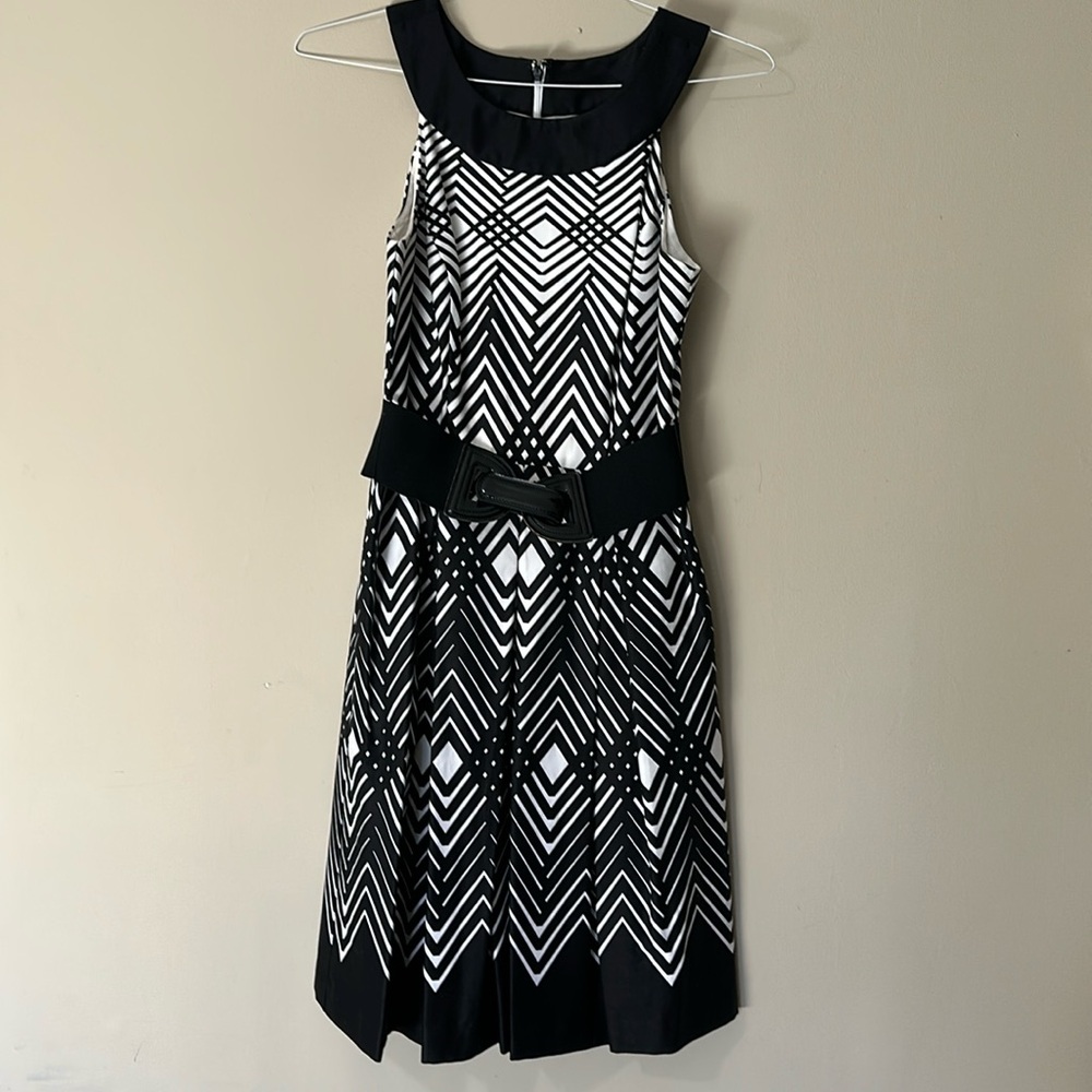 White House Black Market Dress Womens Geometric Fit & Flare Dress Size 4 Belted